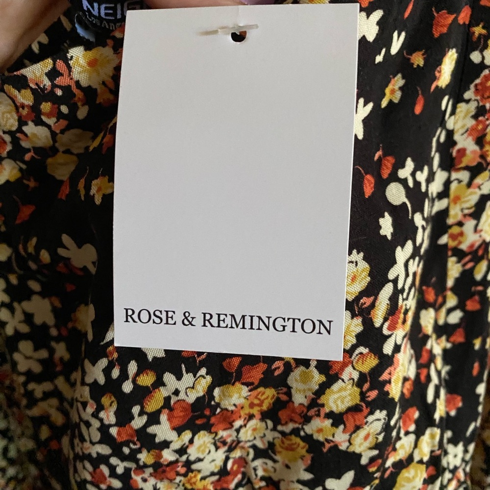 Women’s Shop Neighbor Los Angeles Rose & Remington Boho Floral Print Top - Picture 6 of 10